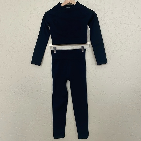 2 Piece 🏃🏼♀️ Active Set - Picture 1 of 8